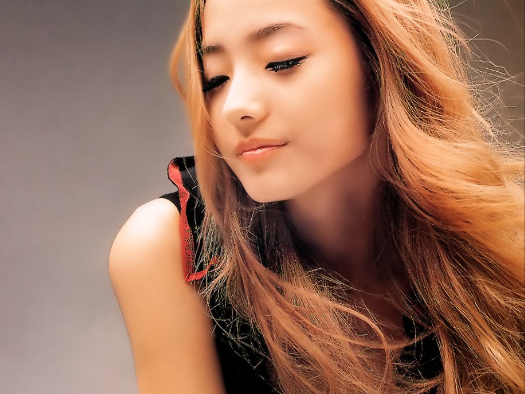 Pretty Beautiful The Korean Actress Han Chae Y Wallpaper