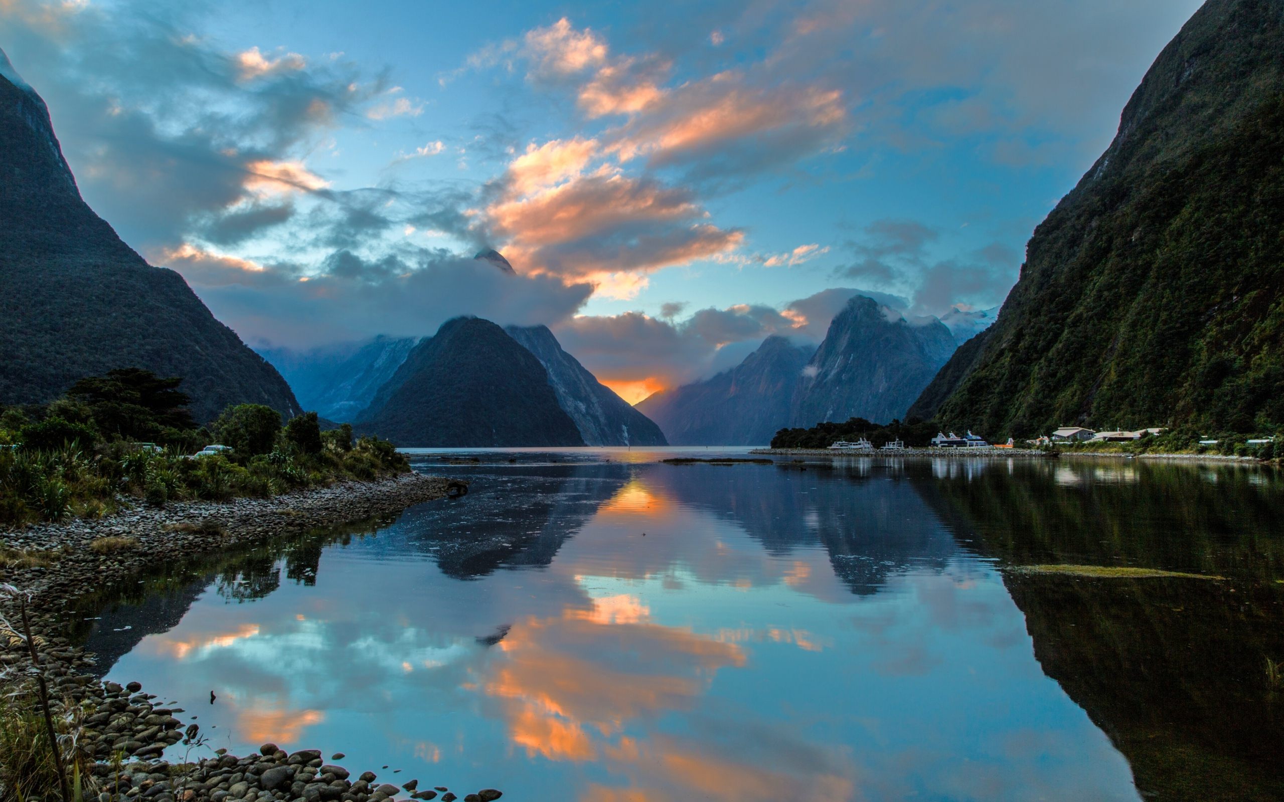 Milford Sound New Zealand Wallpaper Of Beautiful Scenery