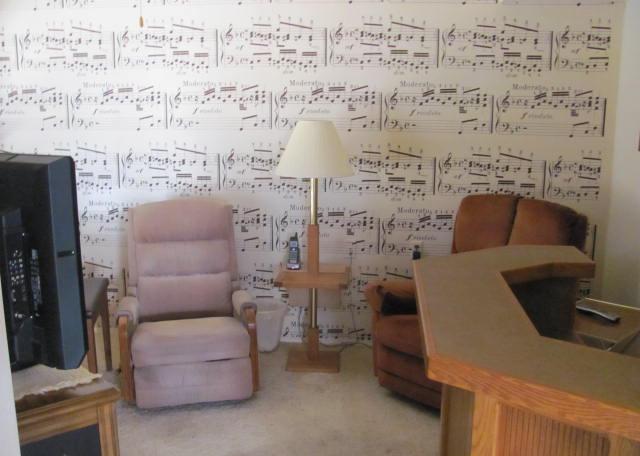 Musical Notes Sheet Music Wallpaper Pattern Family Room Surprise