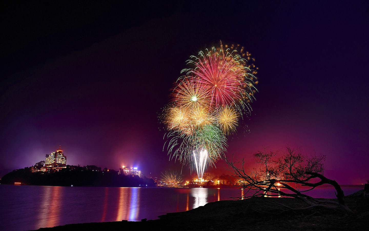 Beautiful Fireworks At Night Puter Desktop Wallpaper