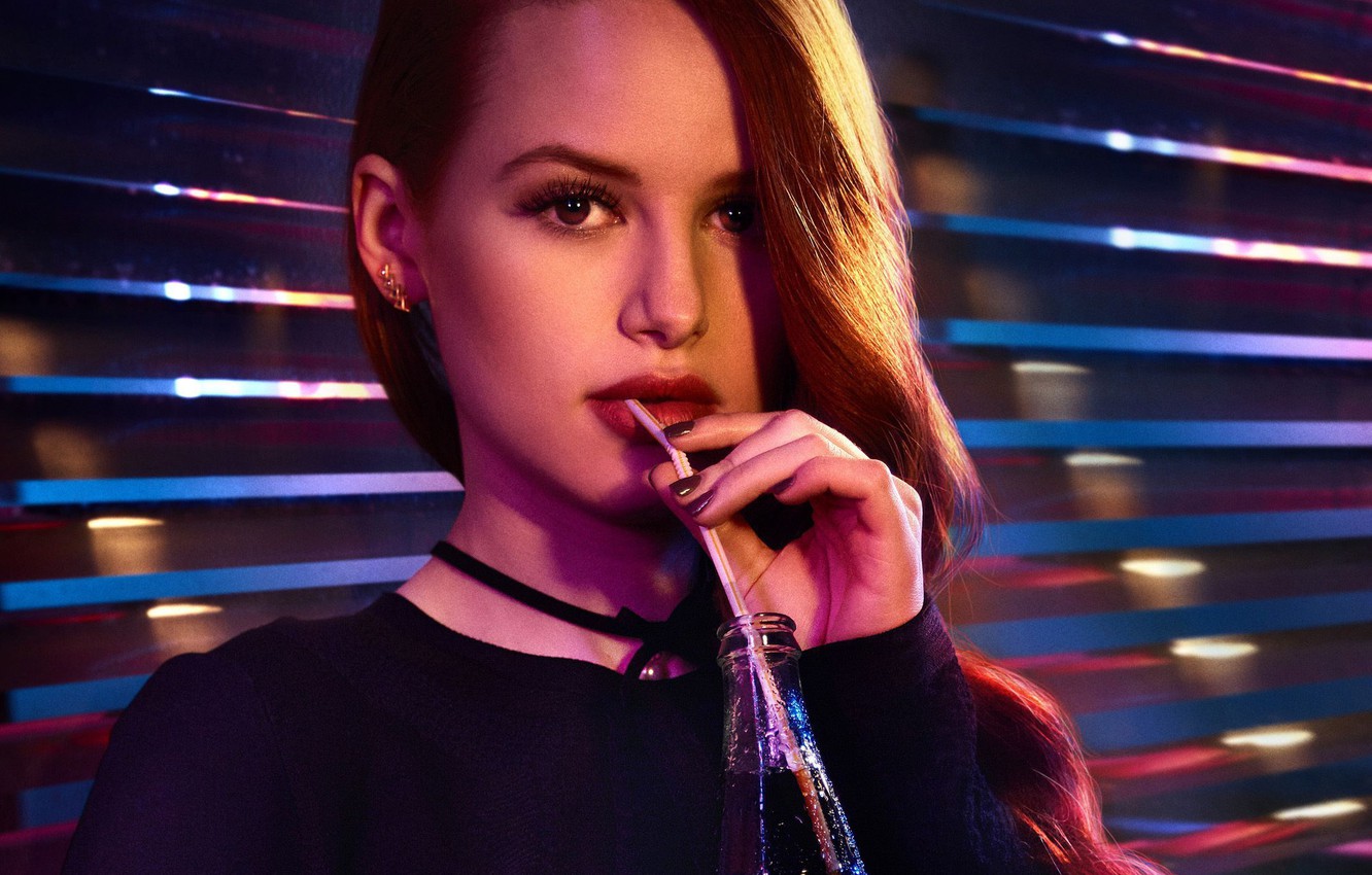 Wallpaper Look Bottle Actress Tube Red The Series Riverdale