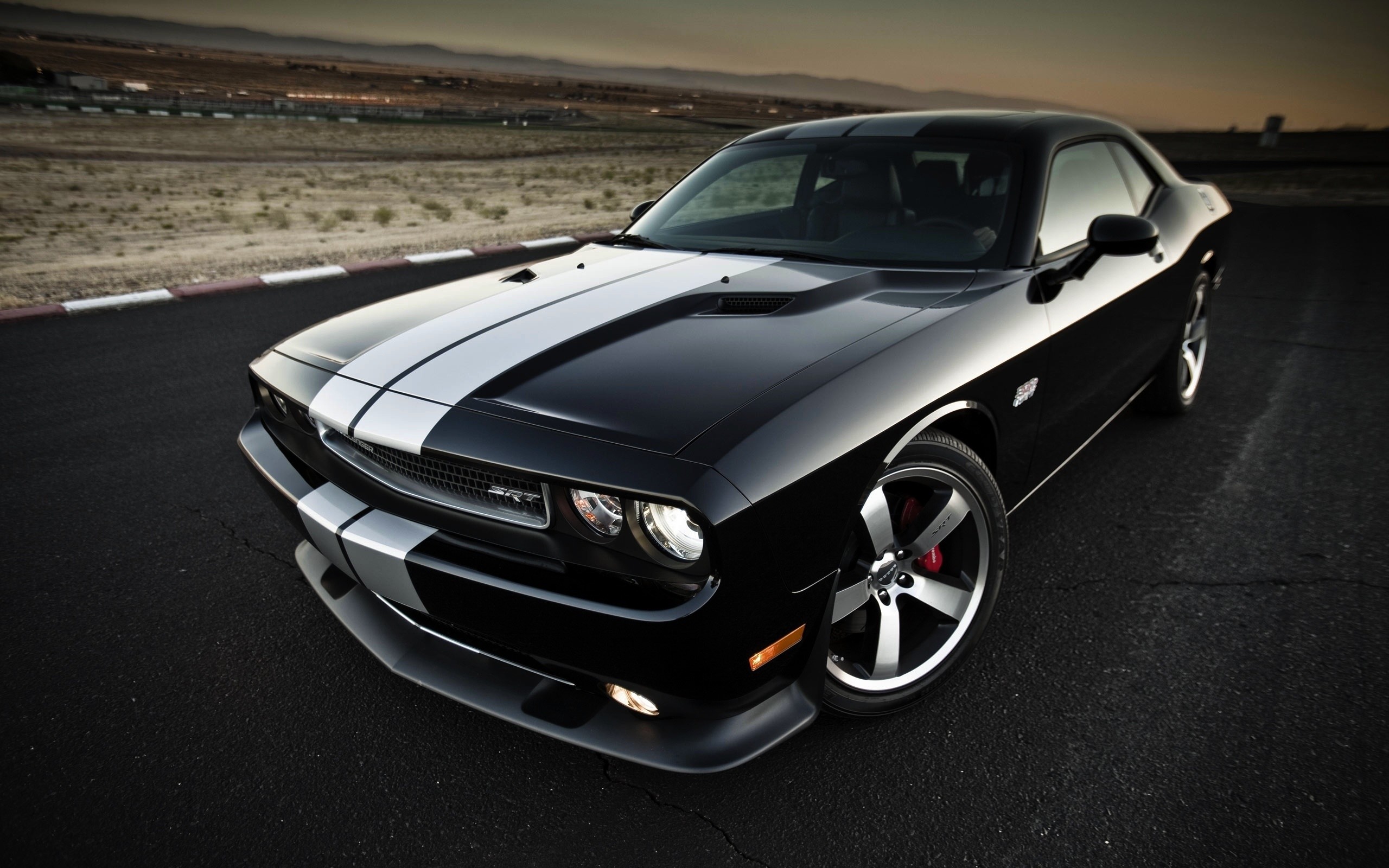 Free Download 79 Challenger Srt8 Wallpapers On Wallpaperplay 2560x1600