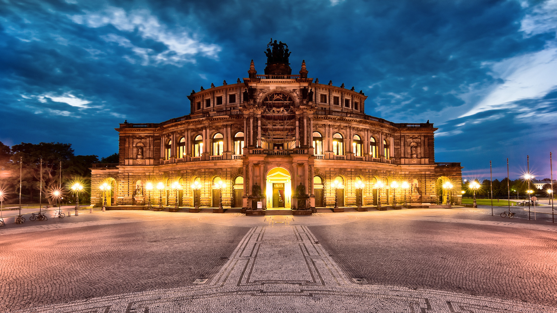Dresden Opera Hous HD Wallpaper Background Image