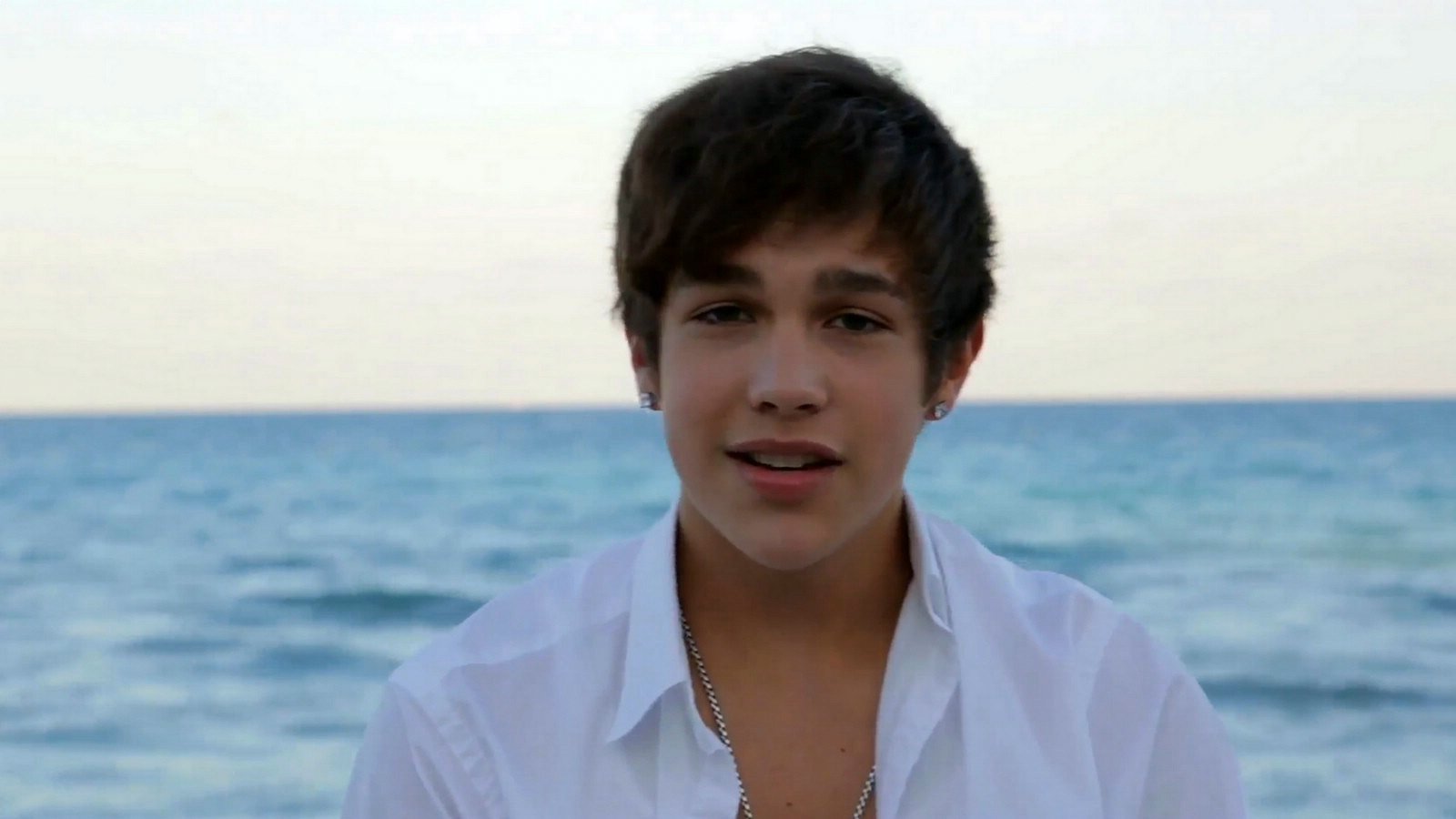 Austin Mahone Heart In My Hand Live On The Beach