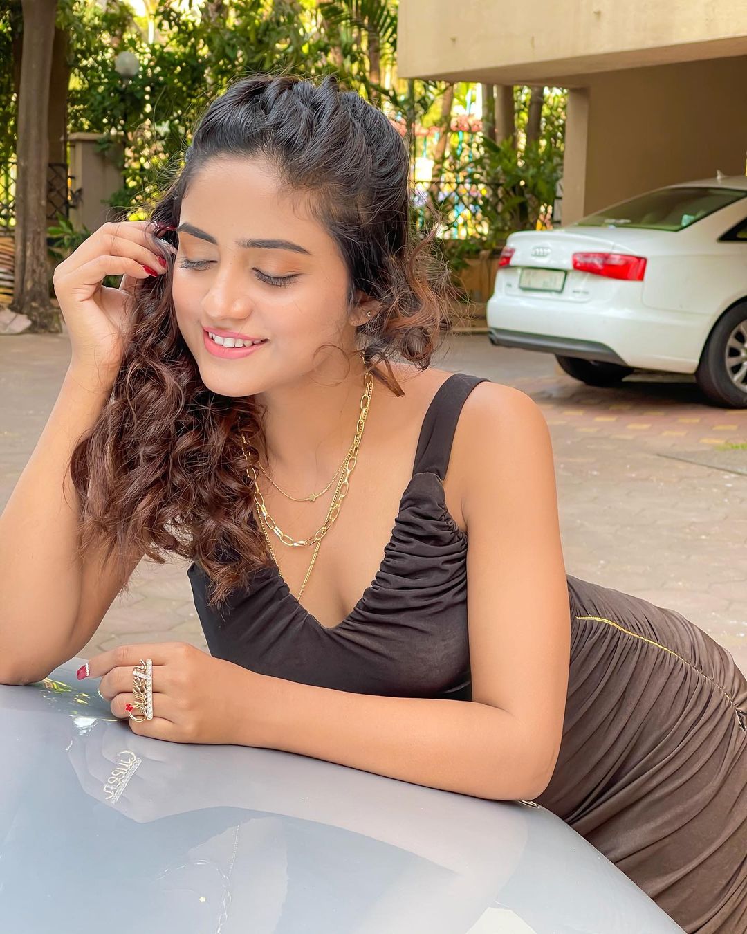 Nisha Guragain Wallpaper In Black Outfit Hd Photos Collection