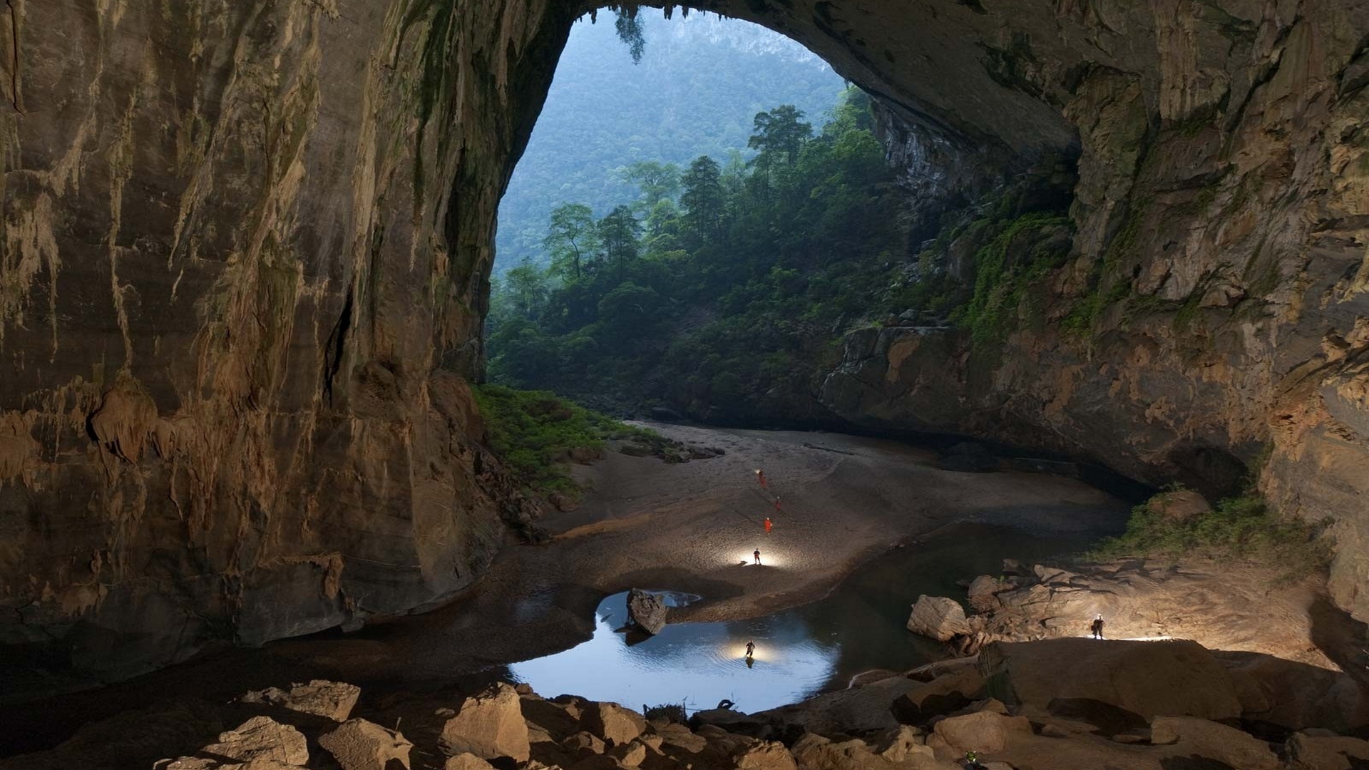 Son Doong Cave HD Wallpaper Background