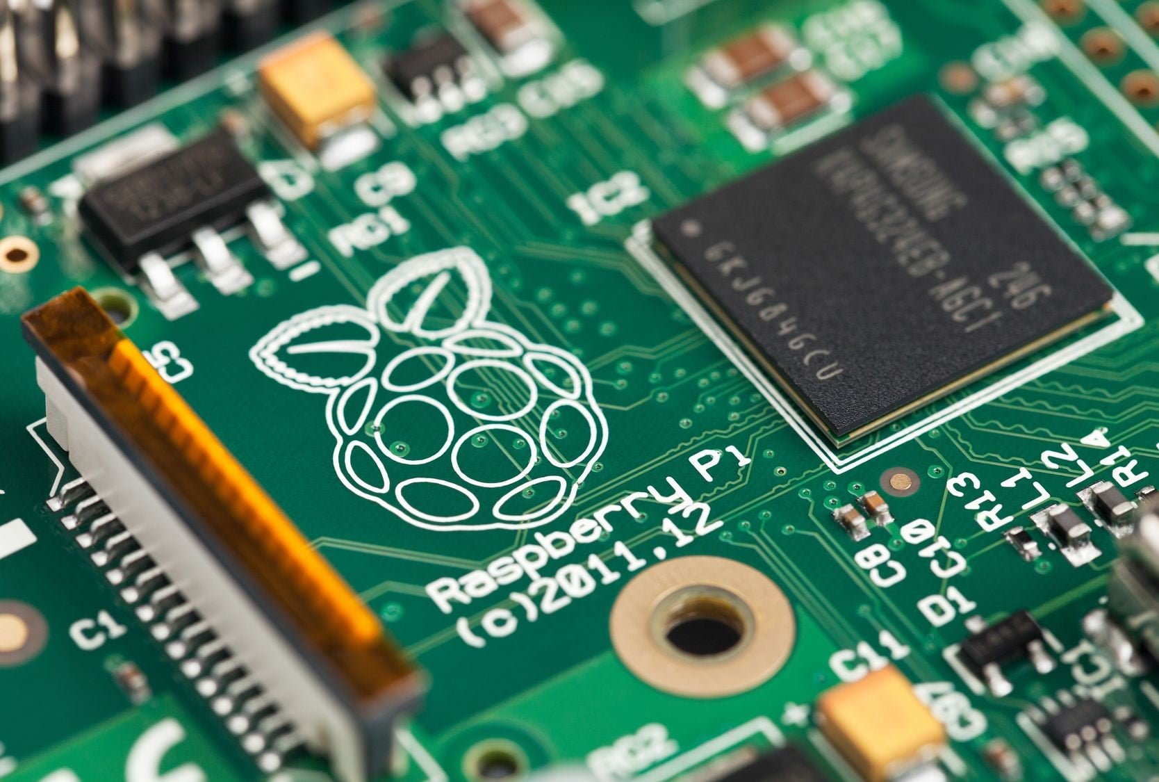 Raspbian For Raspberry Pi Gets A Visual Upgrade Via Pixel