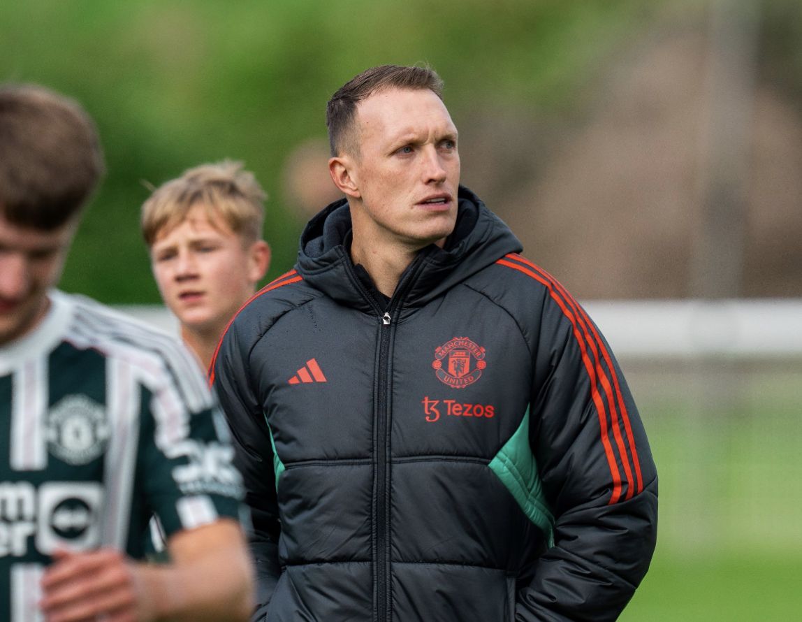 Former United Defender Phil Jones Begins Course At Pfa Business School Wallpaper