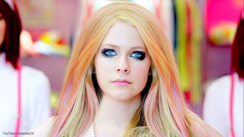 Avril Lavigne Wallpaper Hallo Kitty By Pikerfan
