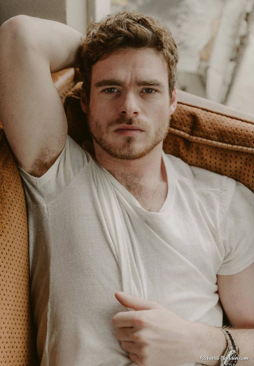 Alluring Richard Madden 7fs7vy9sedengan8 Wallpaper