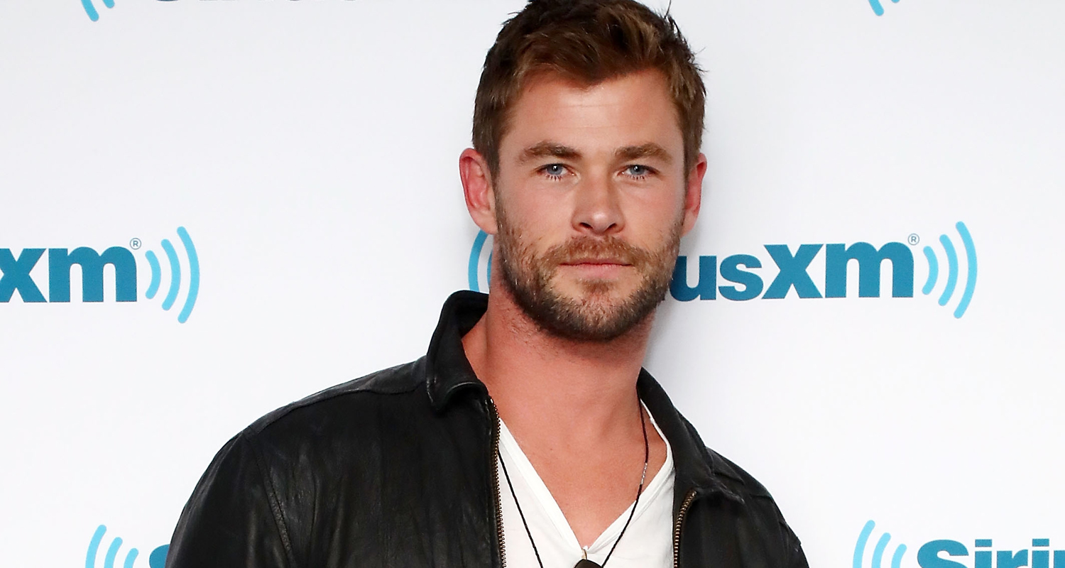 Chris Hemsworth Shows Off His Snowboard Skills On The