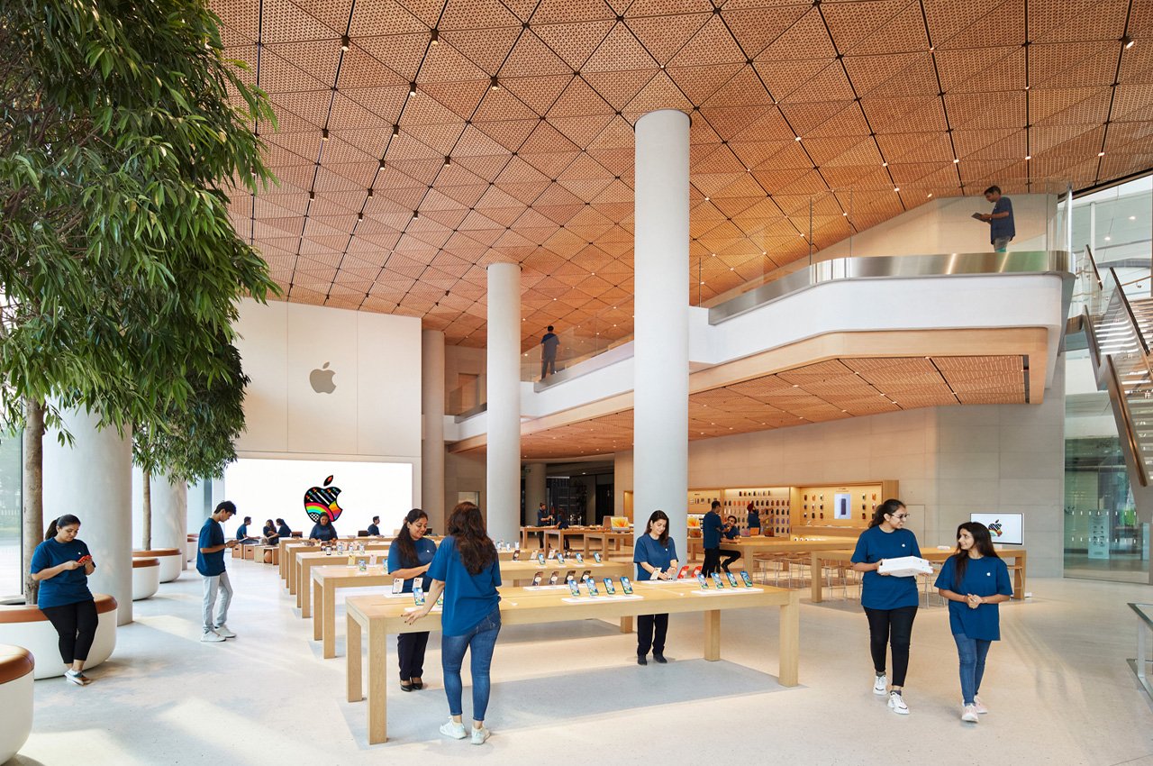 Apple Opens First Store In India Which Also Happens To Be Its Most Wallpaper