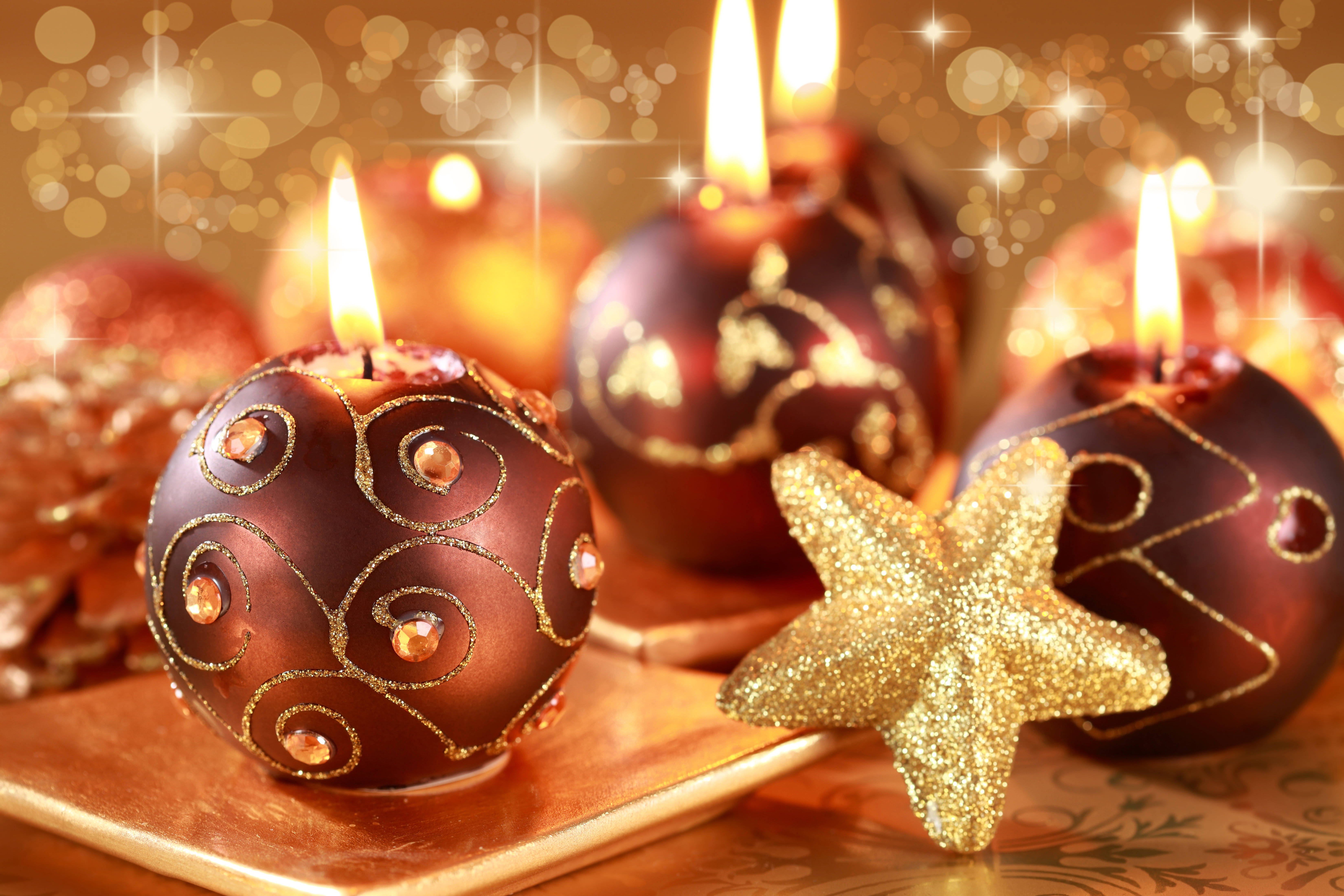 Christmas Balls Wallpaper