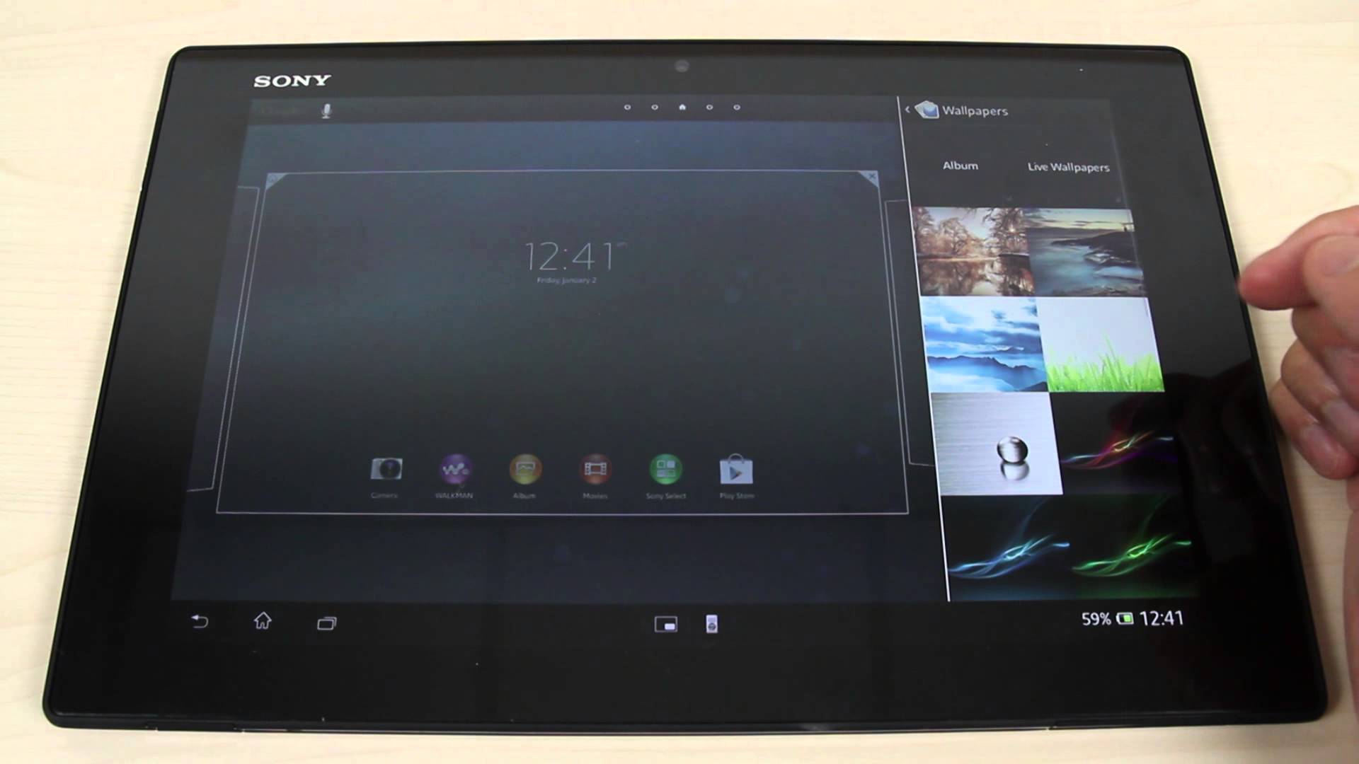 The Theme And Lock Screen Wallpaper On Sony Xperia Tablet Z