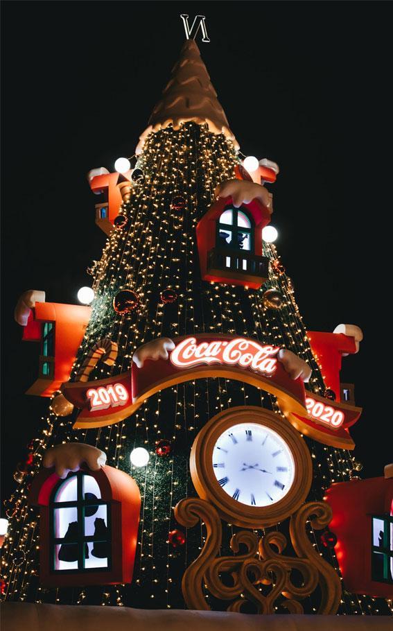 Festive Aesthetic Wallpaper For Phone Coco Cola Christmas Tree
