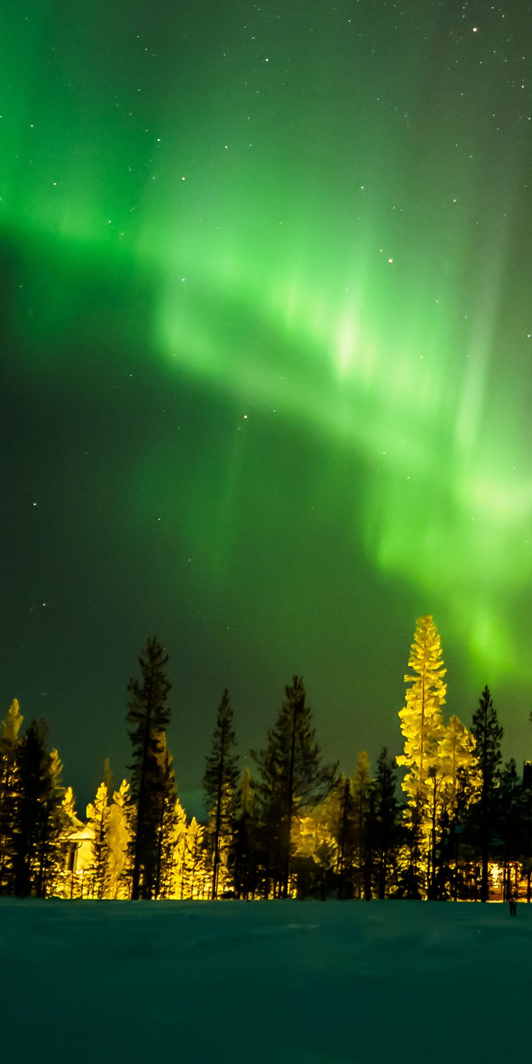 1080x2160 Northern lights green sky Finland wallpaper Scenery