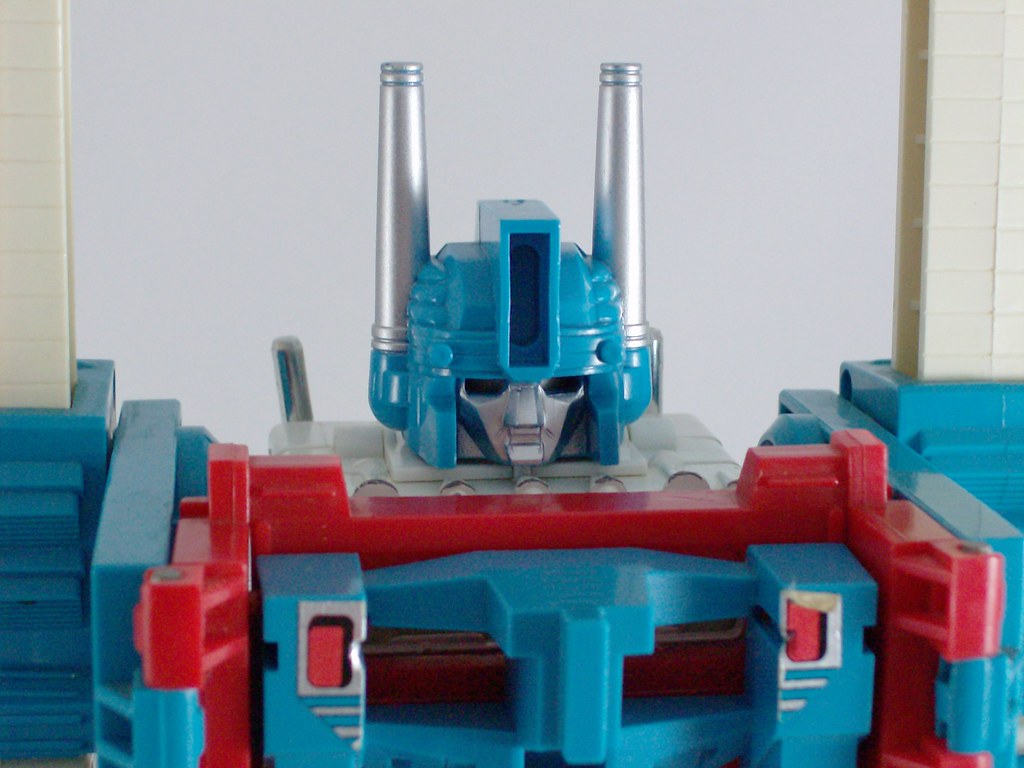All Sizes Transformers Ultra Magnus G1 Modo Robot