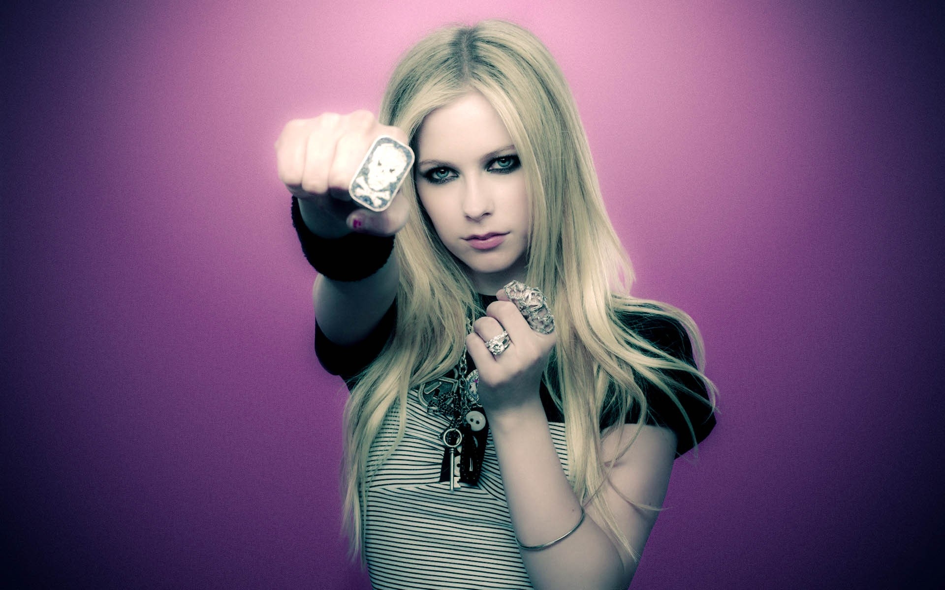Avril Lavigne Skull Background Jewerly Fist Wallpaper
