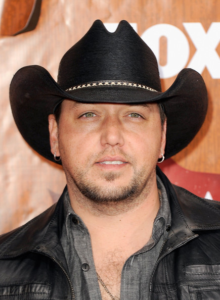 Jason Aldean Singer Arrives At The American Country