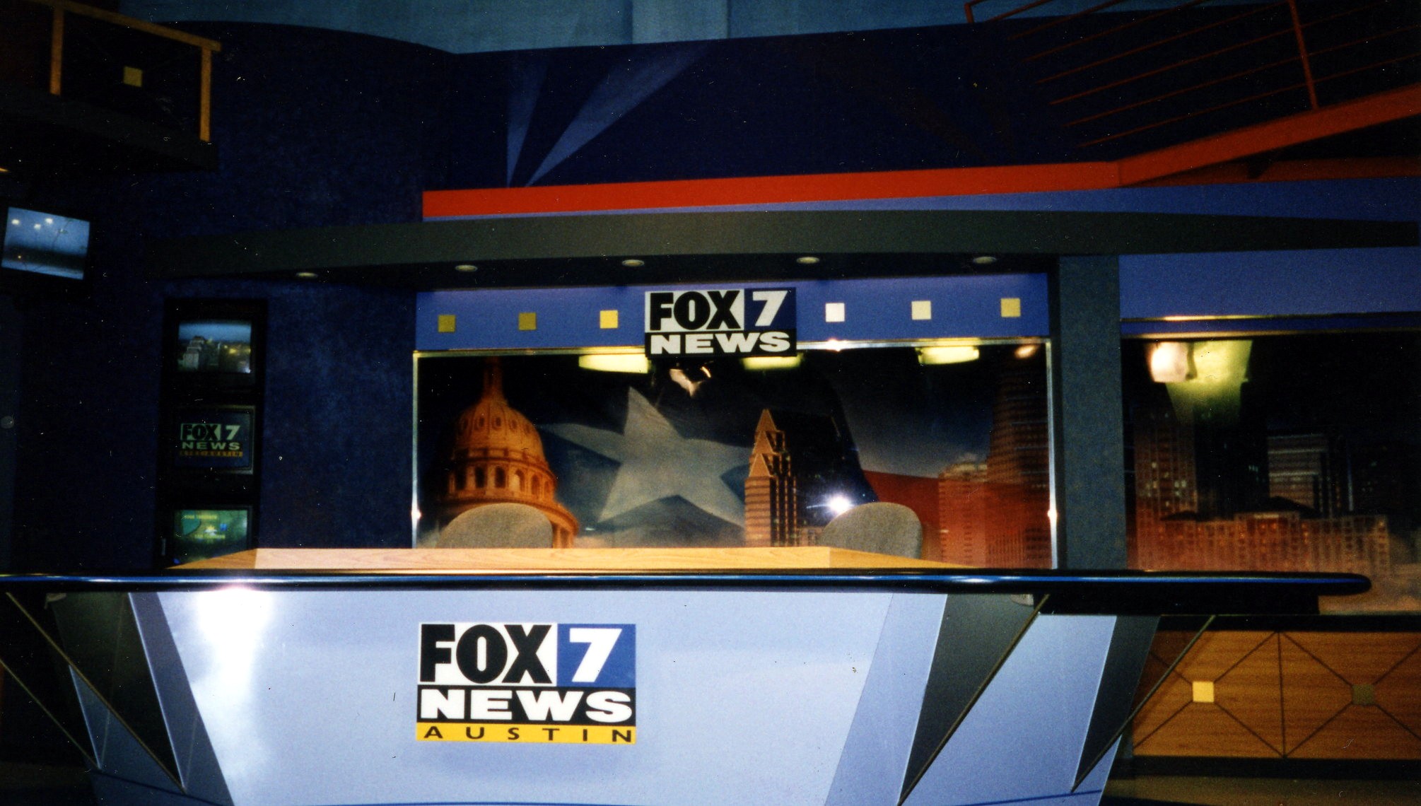 Ktbc Fox News Desk Description With Backlit Signage
