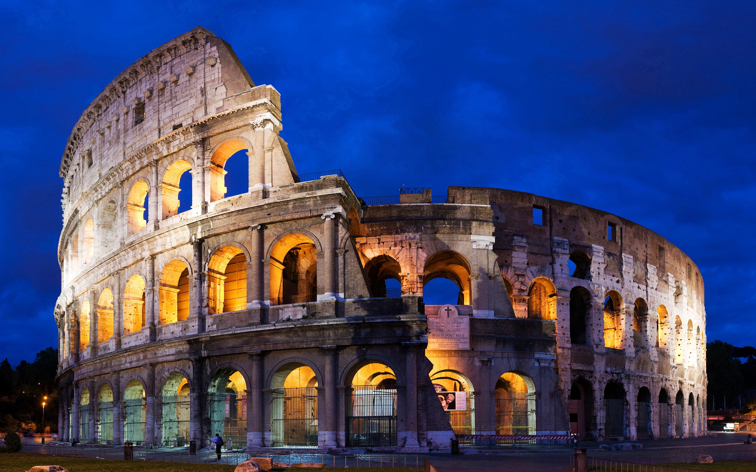 Colosseum In Rome Wallpaper HD