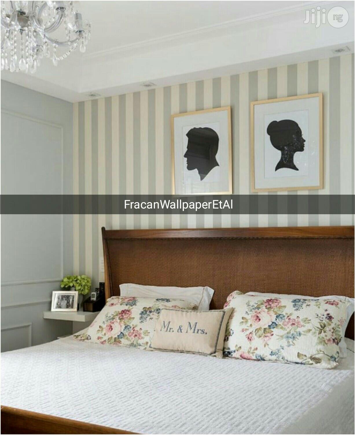 Silver Stripped Wallpaper Let S Give Your Home That Karat