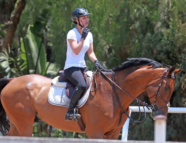 Kaley Cuoco Photos Riding A Horse At Club In La