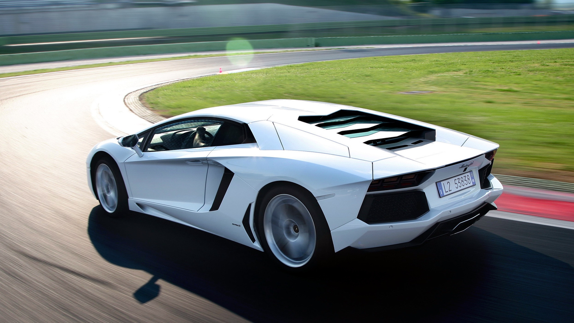 Lamborghini Aventador Wallpaper HD Widescreen