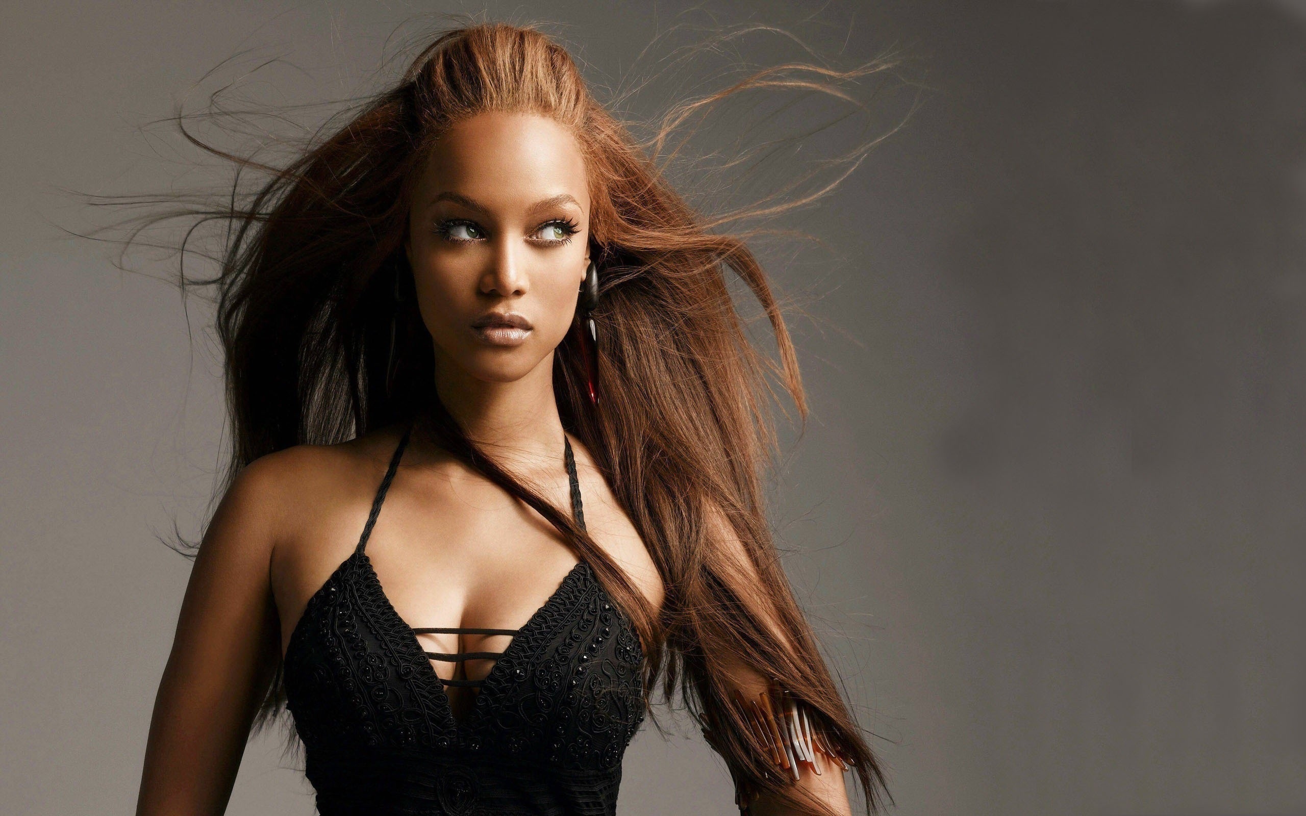 Tyra Banks Wallpaper Image Photos Pictures Background