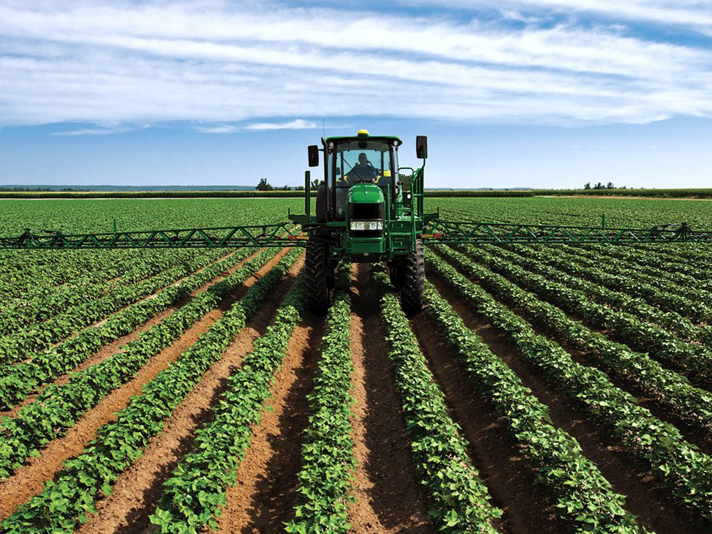 Showing Passion for Agriculture with John Deere Computer Wallpaper