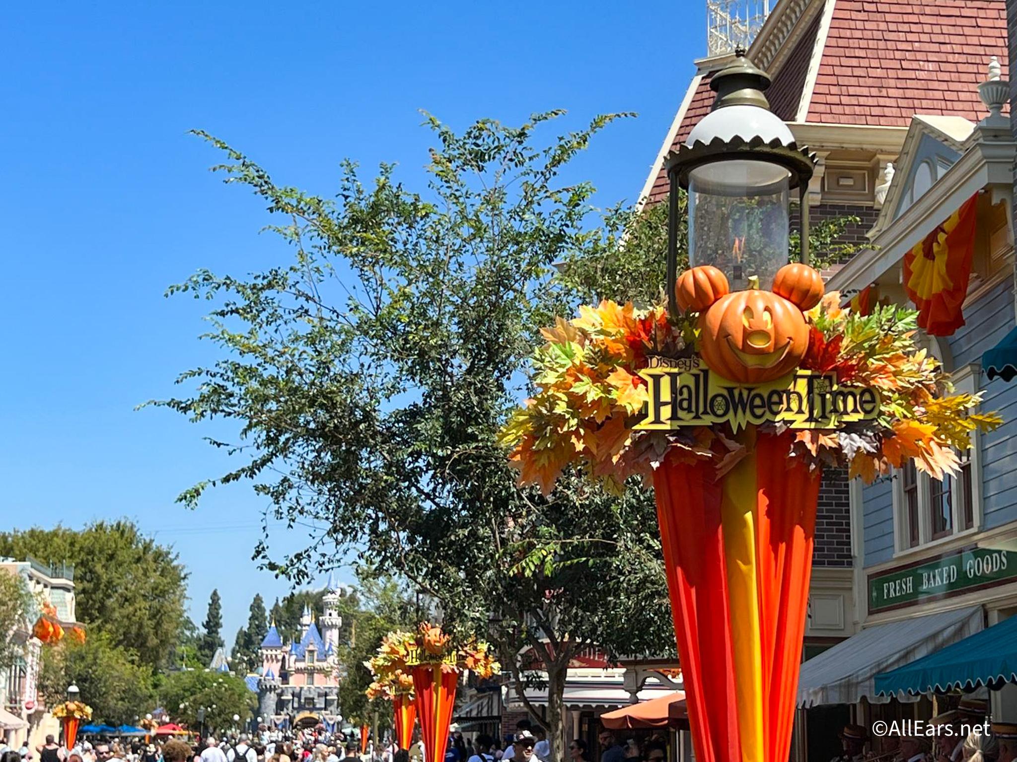Photos Check Out Disneyland S Halloween Decorations Allears