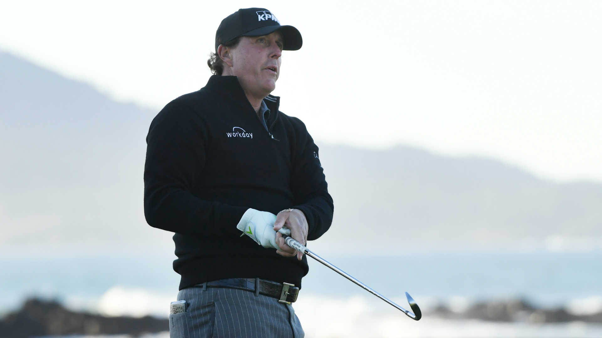 Pebble Beach Pro Am Phil Mickelson Closes Out Win On Monday
