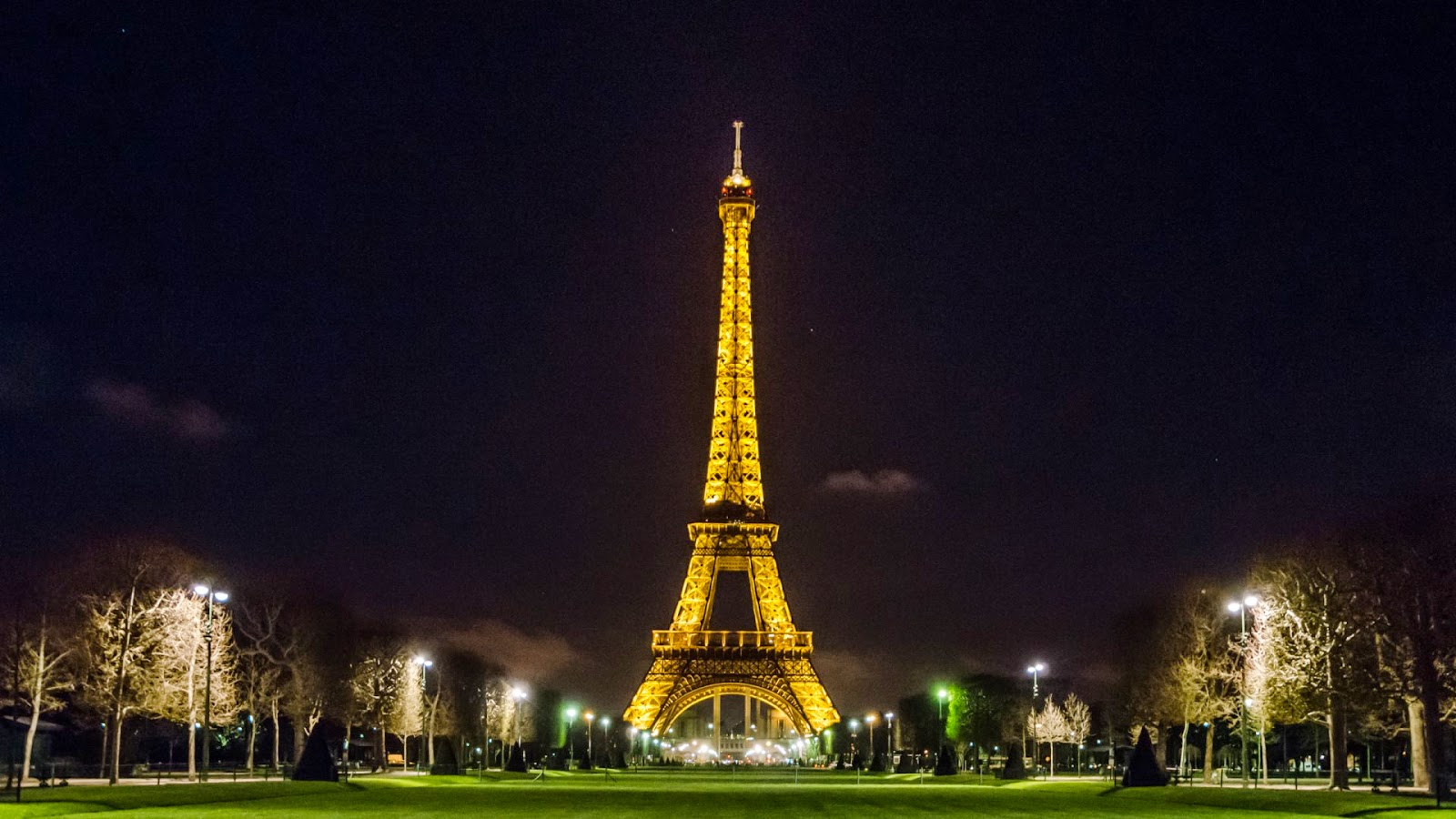 Eiffel Tower Night Desktop Background