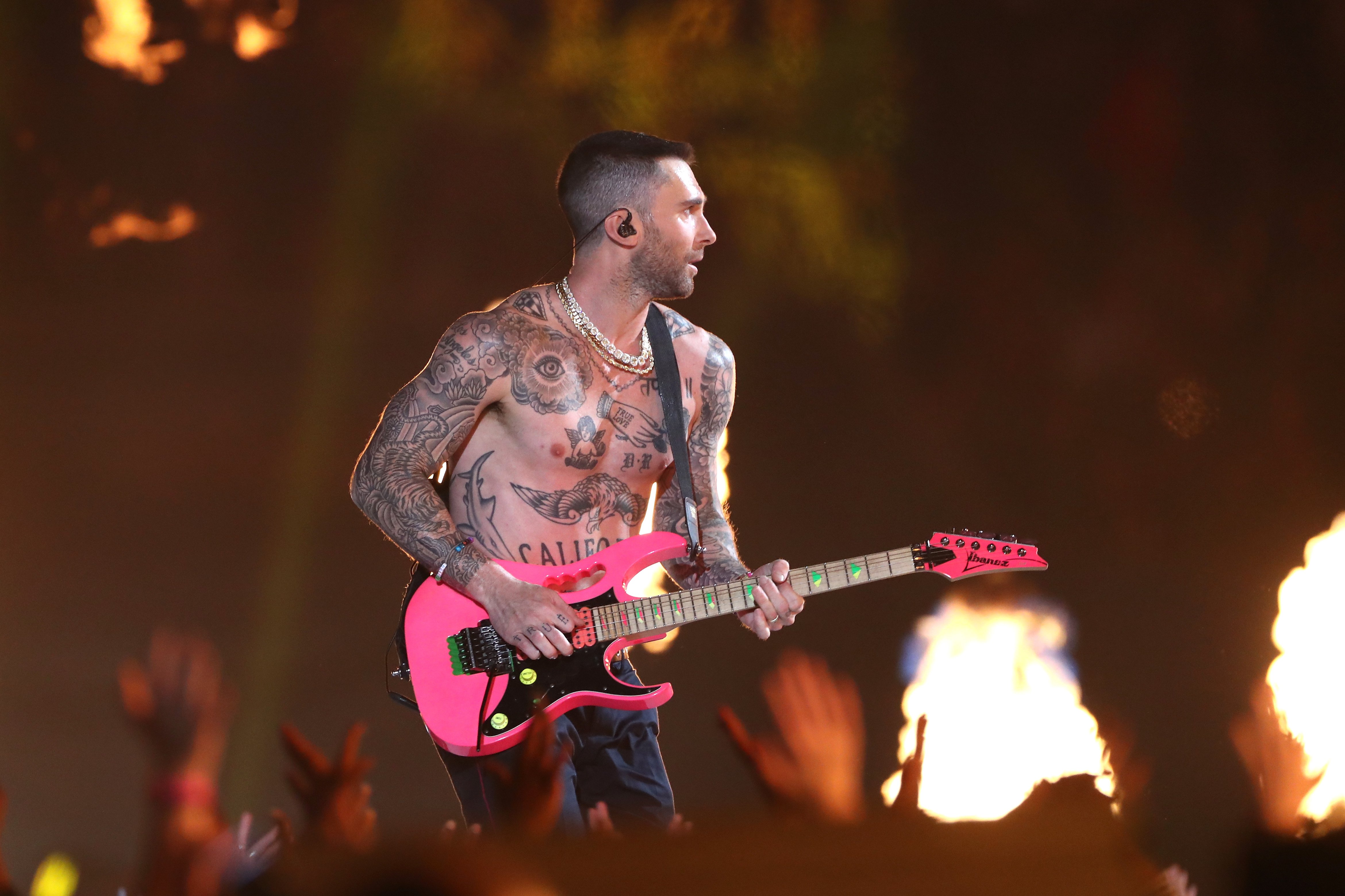 Adam Levine Wins At Shirt Removal The Super Bowl Time