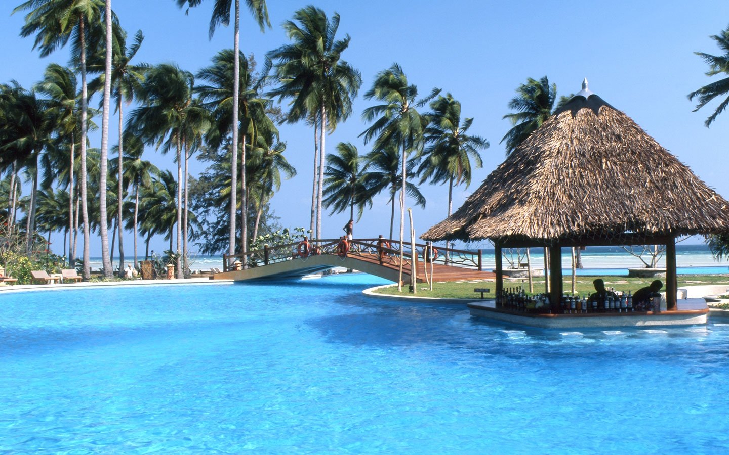 1440x900 Tropical Resort Wallpaper Download