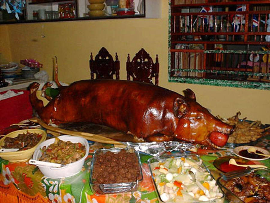 Lechon On The Table Wallpaper