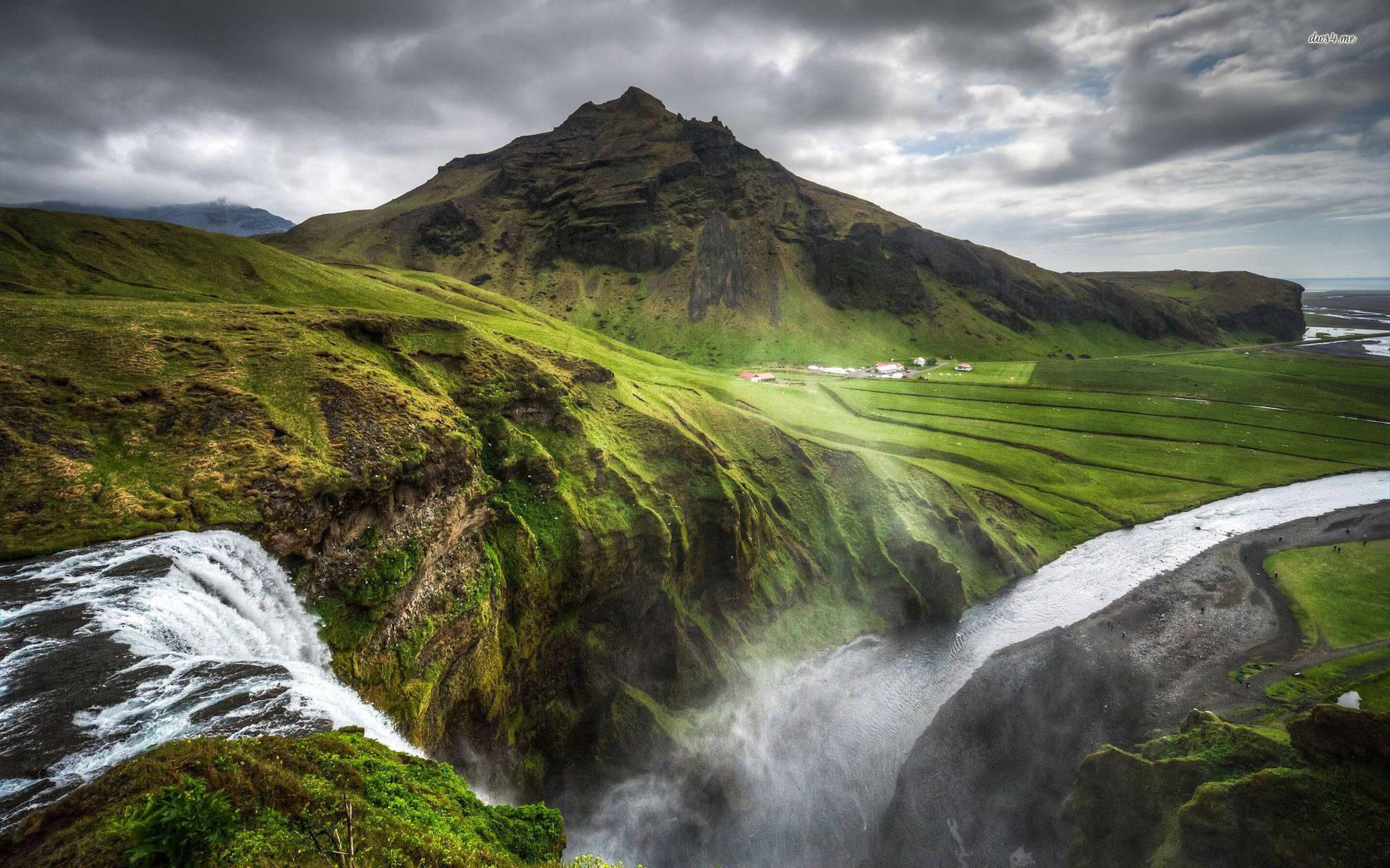 Download Iceland Green Mountain Fields Wallpaper