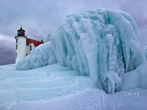 Bing Ice Lighthouse Wallpaper For Blackberry Storm