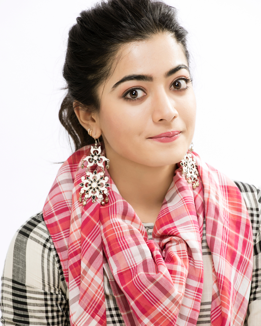 Rashmika Mandanna Photos Wallpaper