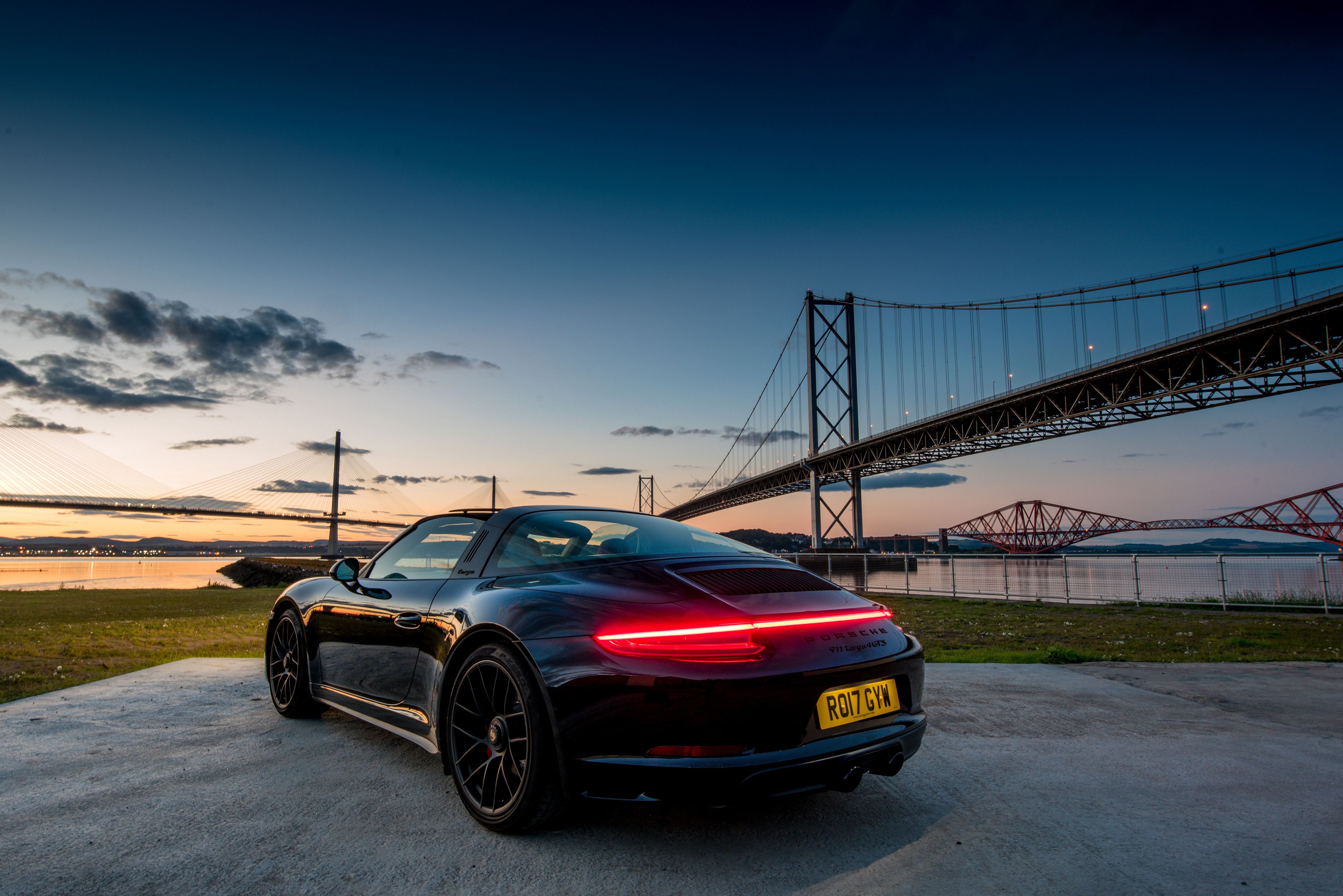 Thưởng thức hiện thực và cảm nhận chất lượng tuyệt vời với bộ sưu tập ảnh nền Porsche 911 Targa độc đáo. Bạn sẽ bị cuốn hút bởi vẻ đẹp cổ điển và hiện đại của chiếc xe này trên mỗi bức hình. Hãy đến và khám phá những hình ảnh tuyệt vời này ngay hôm nay.