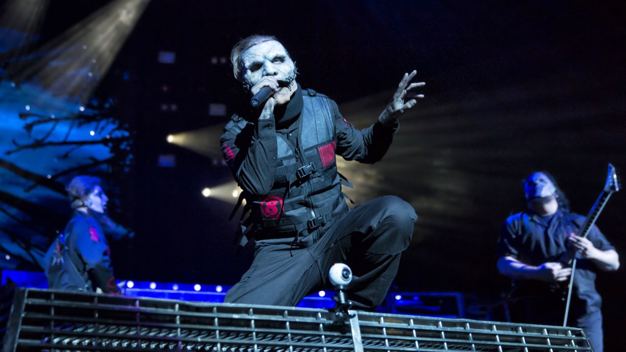 Corey Taylor Back On Stage With Slipknot After Neck