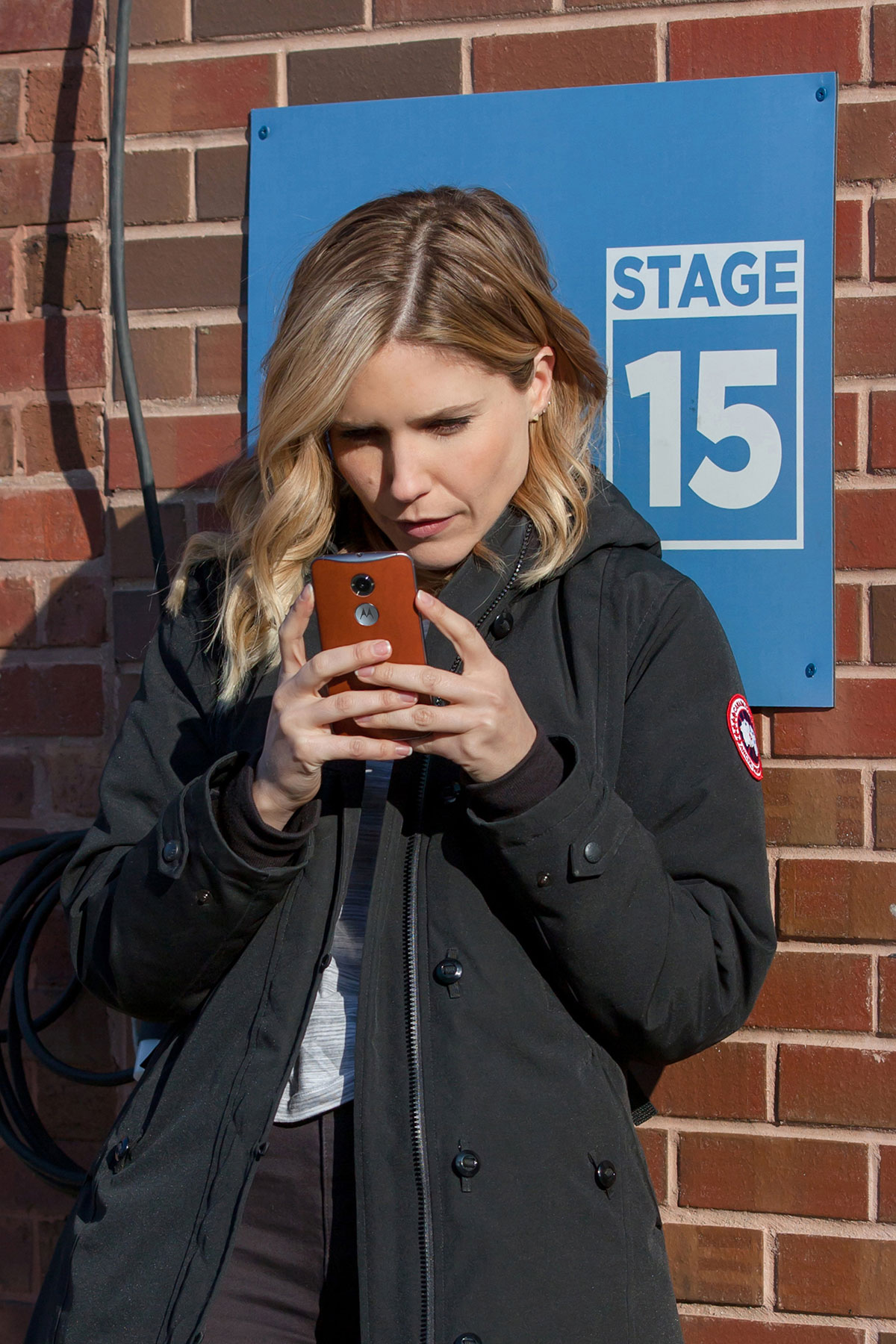 Sophia Bush On The Set Of Chicago Pd In Wallpaper
