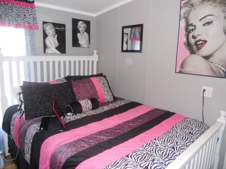 49 Marilyn Monroe Wallpaper For Bedroom On Wallpapersafari