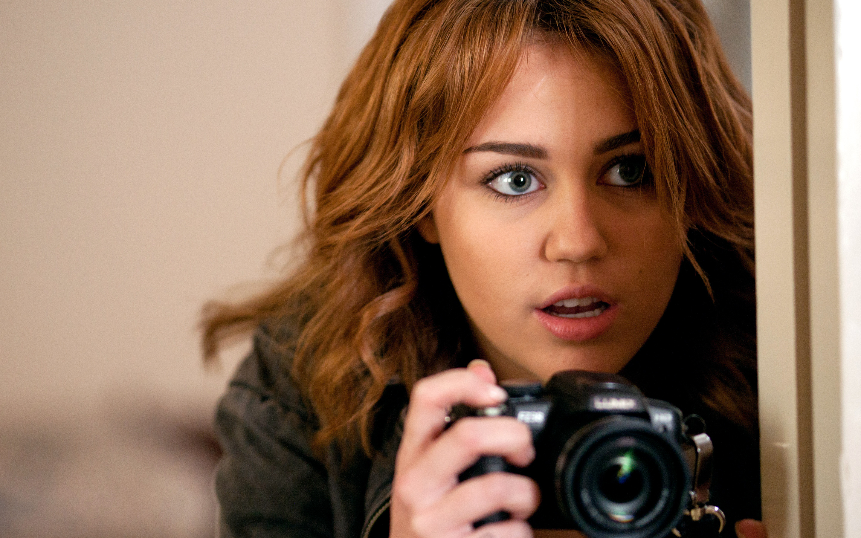 Fondo De Pantalla Miley Cyrus HD Wallpaper Hq 1080p