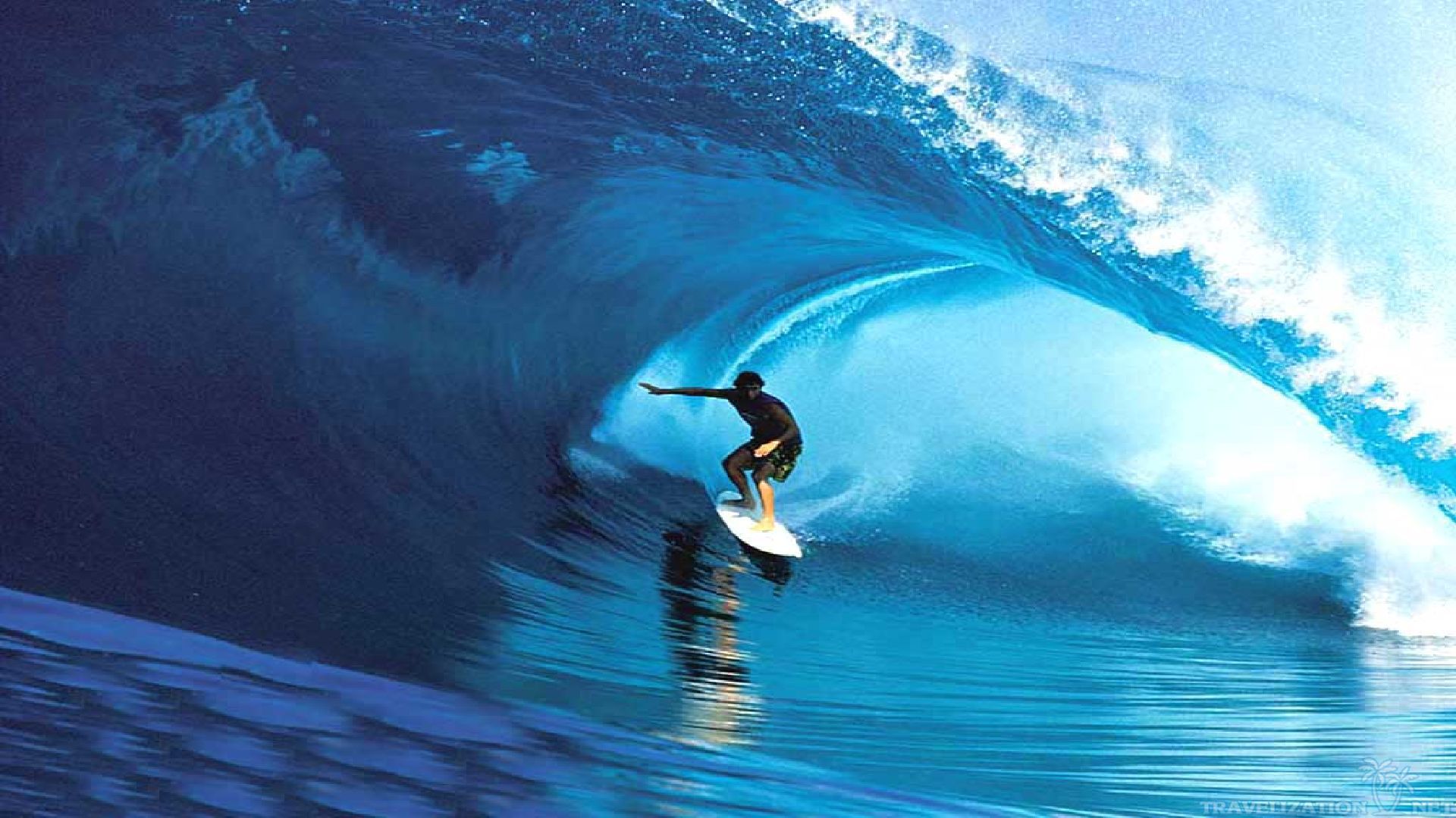 Big Wave Surfing Wallpaper
