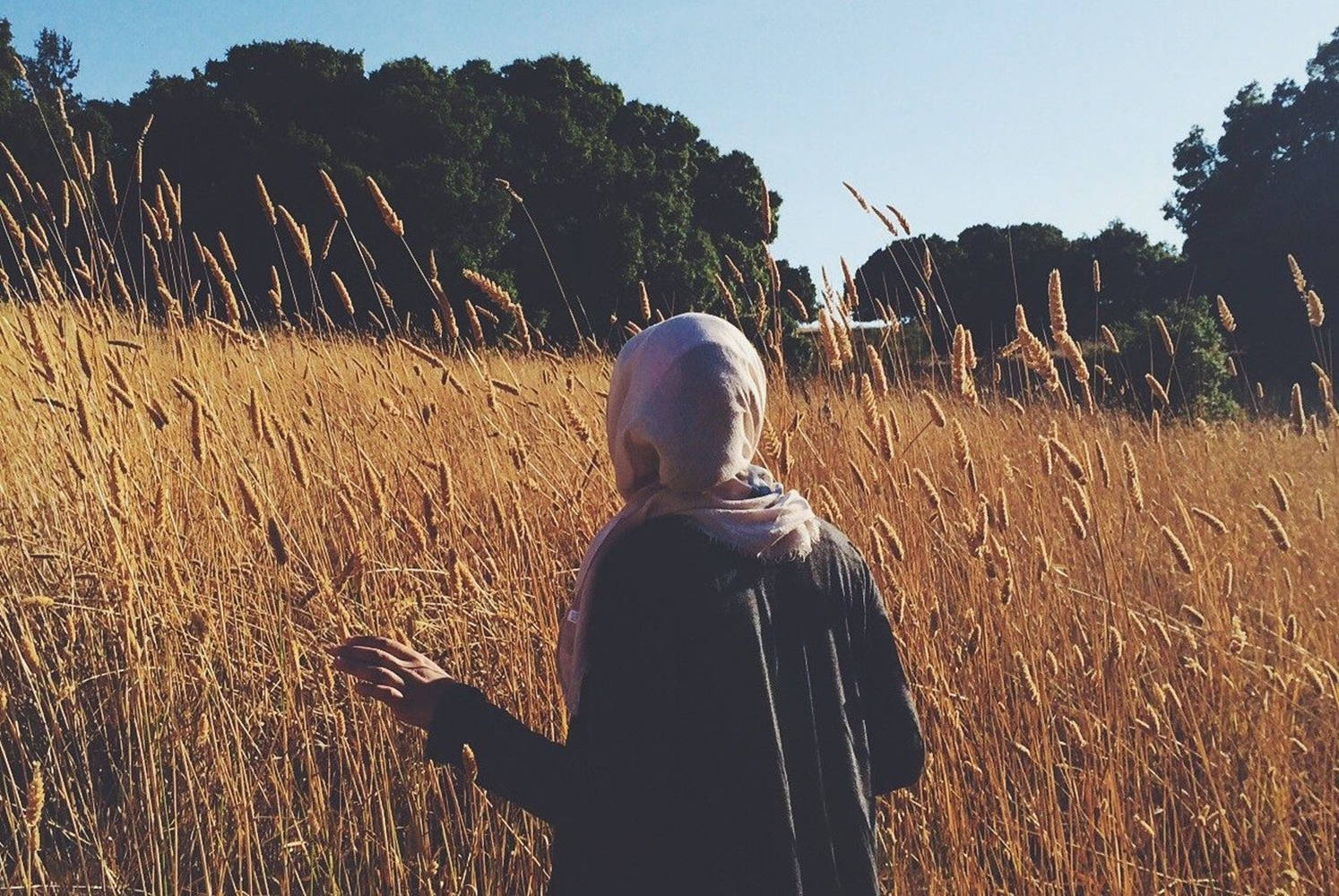 Hijab Girl Wallpaper