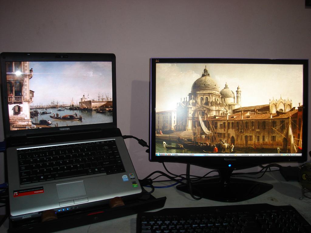 Xp Dual Monitor Wallpaper Different Windows Desktop