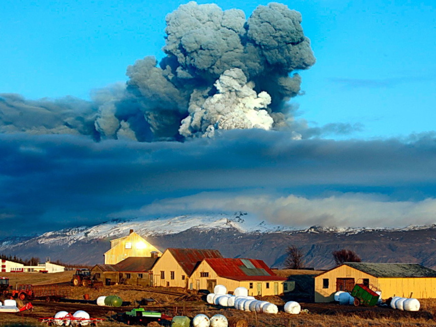 Pixel Desktop Wallpaper Iceland Eyjafjallajokull Volcano
