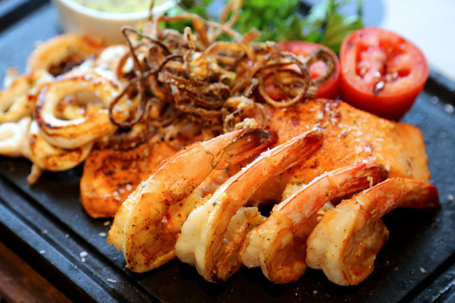 Grilled Seafood Platter Mixed