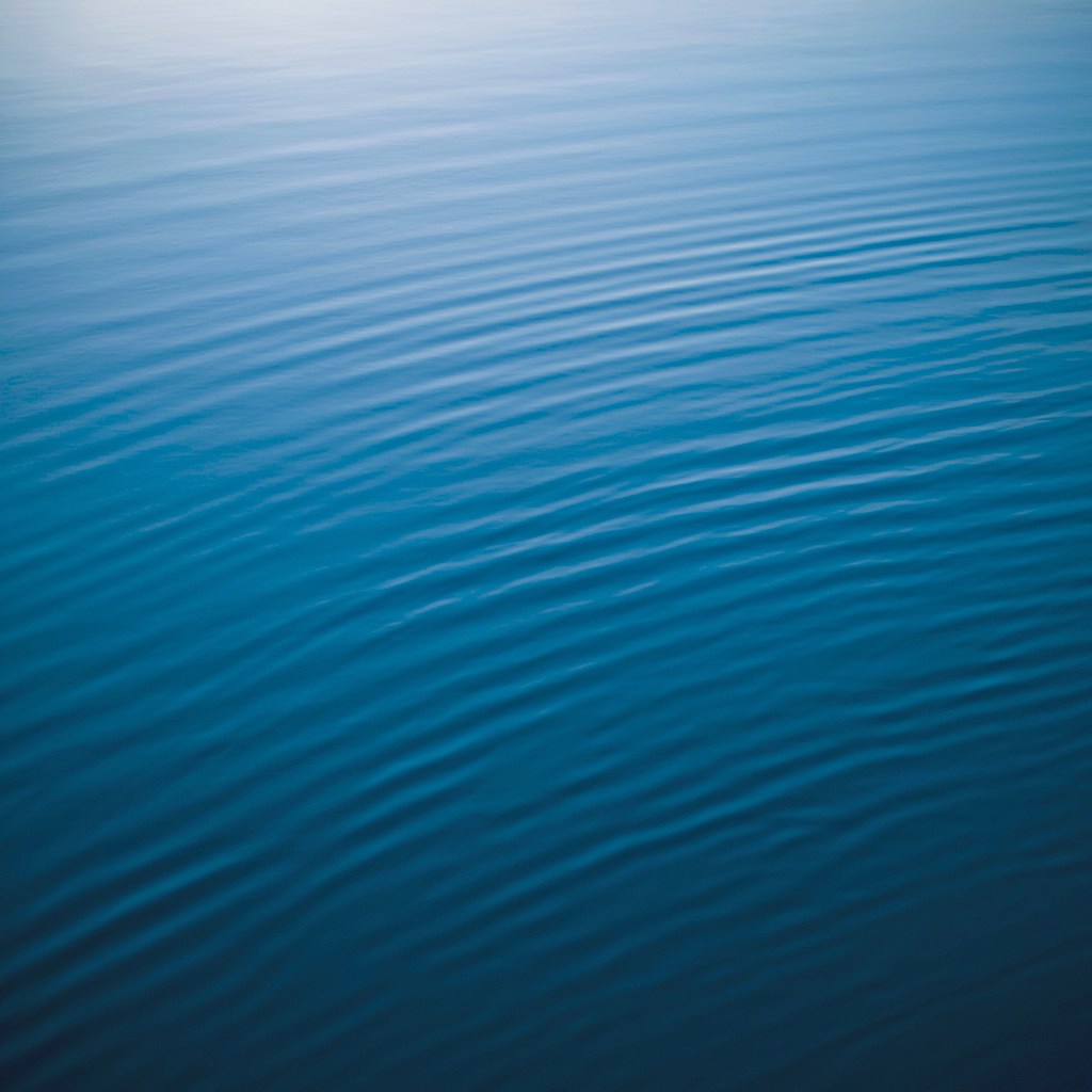 Water Ripples Ios Beautiful Retina iPad Wallpaper